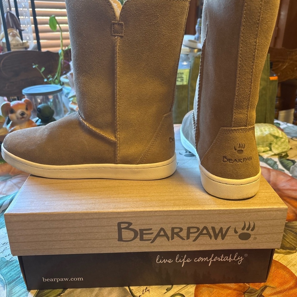 BearPaw Classic Tan Boots